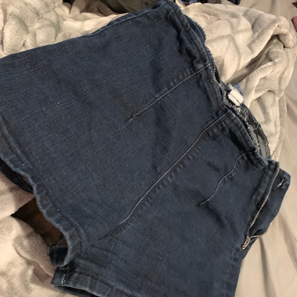 Delias high waisted shorts